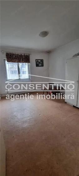 Garsonieră decomandată în Unirii Centru