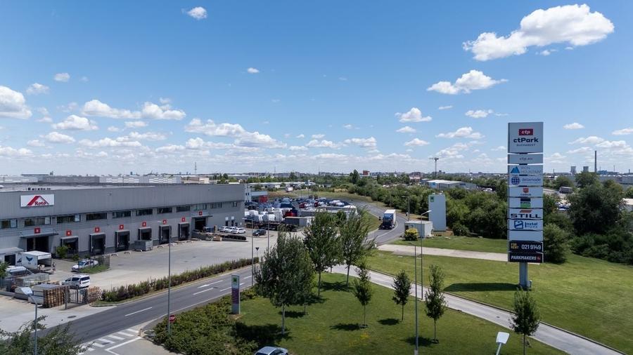 Spațiu industrial, de 17,734 mp, în Dragomirești-Vale