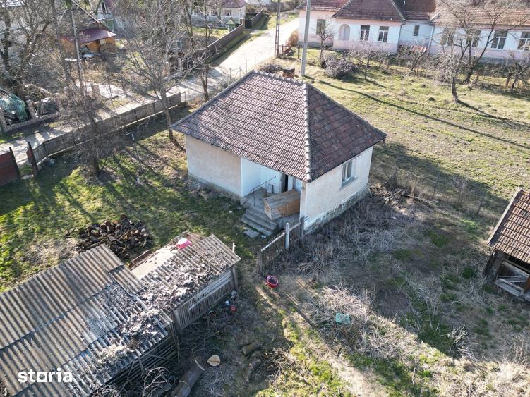 Casă cu 2 camere cu Teren 1605 Mp în Boroșneu Mare