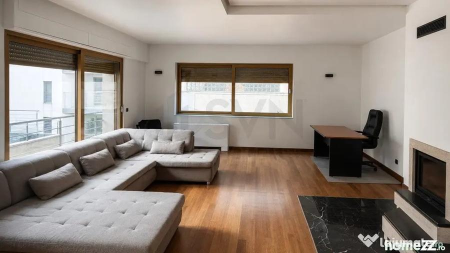 Apartament cu 5 camere decomandat, mobilat în Primăverii