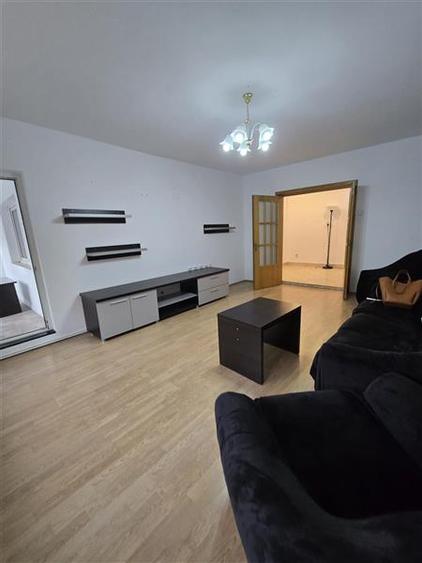 Apartament cu 4 camere decomandat în 13 Septembrie