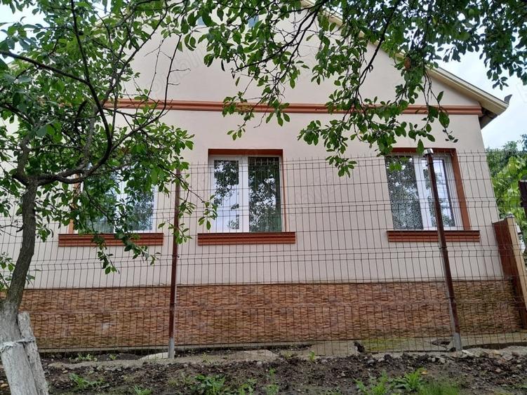 Casă cu 3 camere cu Teren 3200 Mp în Seceani