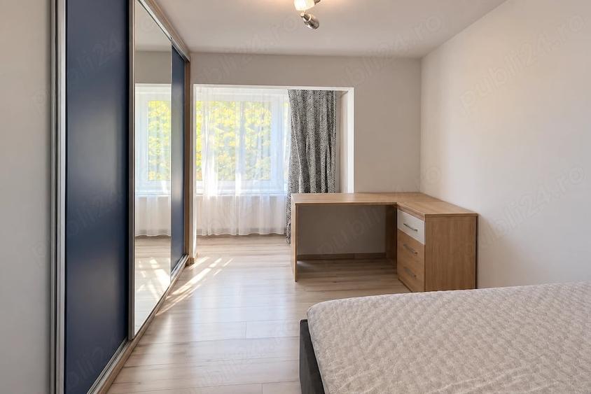 Apartament cu 3 camere decomandat în Lipovei