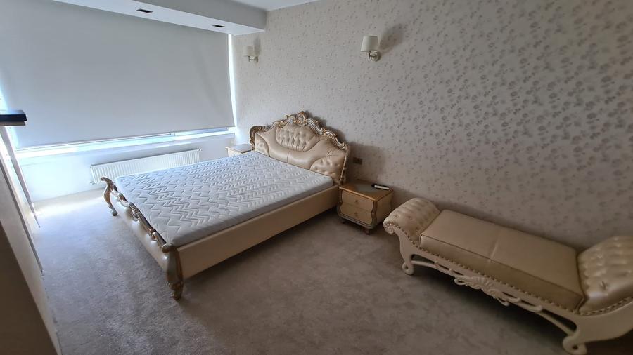 Apartament cu 3 camere semidecomandat în Herăstrău