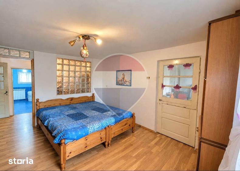 Casă cu 3 camere cu Teren 2100 Mp în Valea lui Ion