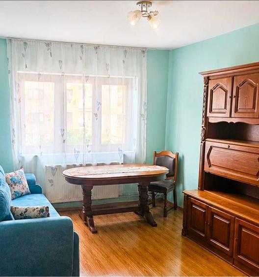 Apartament cu 3 camere decomandat în Central