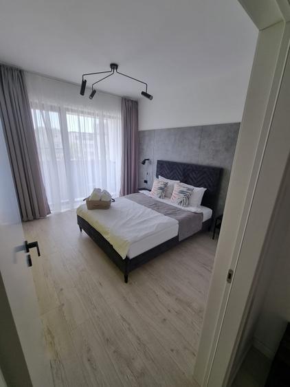 Apartament cu 2 camere decomandat, mobilat în Universitate