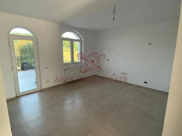 Casă cu 5 camere cu Teren 1000 Mp în Oloșag