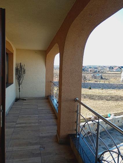 Casă individuală cu 5 camere cu Teren 2300 Mp în Dealu Mare