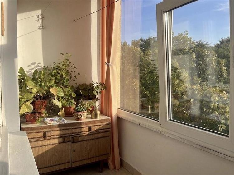 Apartament cu 3 camere decomandat, mobilat în Aeroport