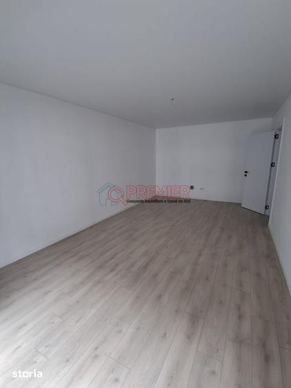 Apartament cu 2 camere decomandat în Apărătorii Patriei