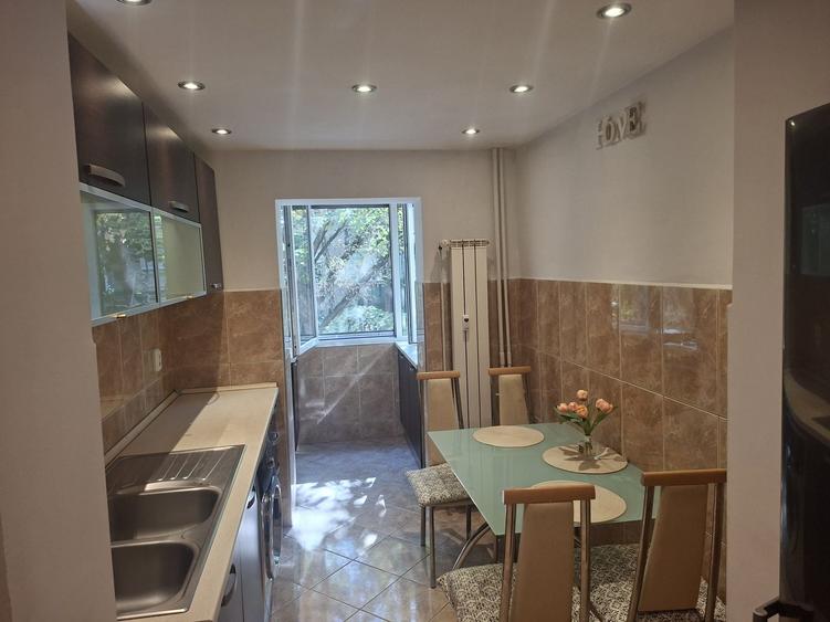 Apartament cu 2 camere decomandat în Decebal