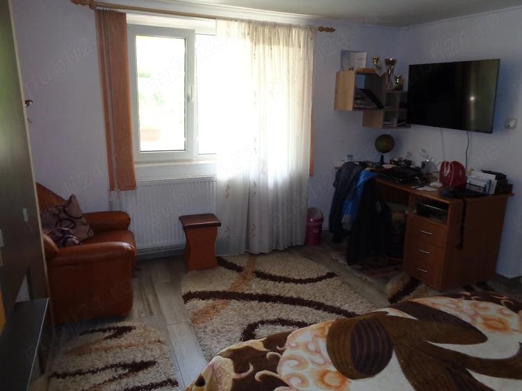 Casă cu 3 camere cu Teren 964 Mp în Valea Călugărească