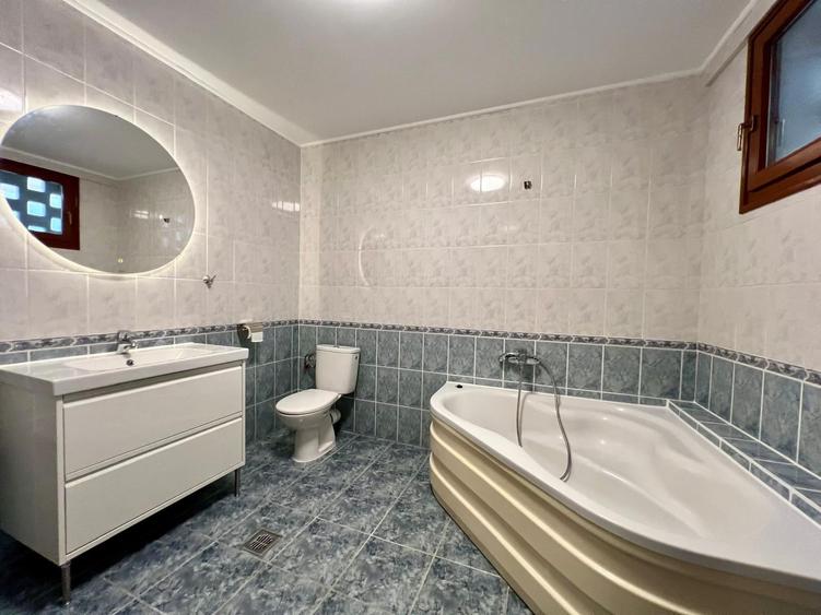 Apartament cu 3 camere decomandat, mobilat în Aviatorilor