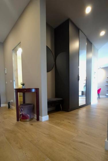 Penthouse cu 3 camere decomandat în Grădina Icoanei