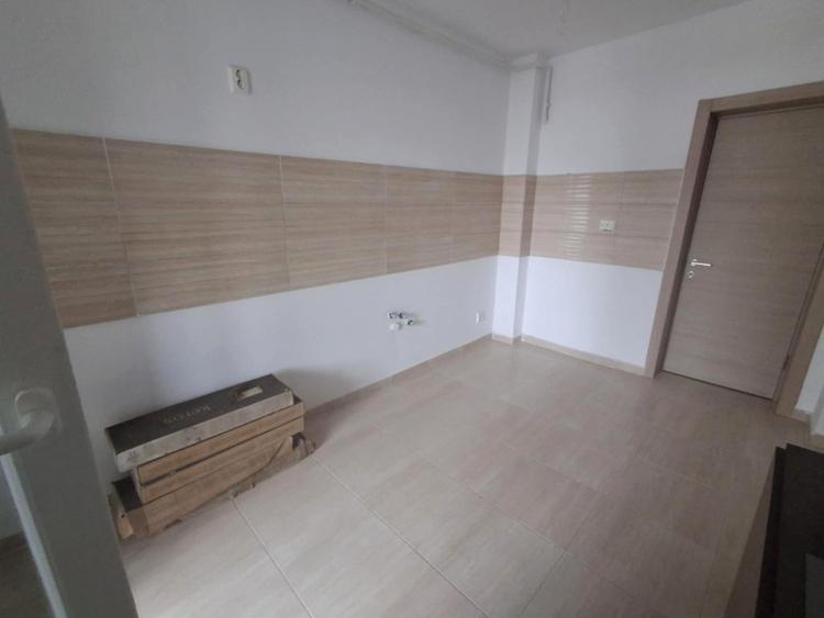 Apartament cu 3 camere decomandat în 1 Decembrie 1918