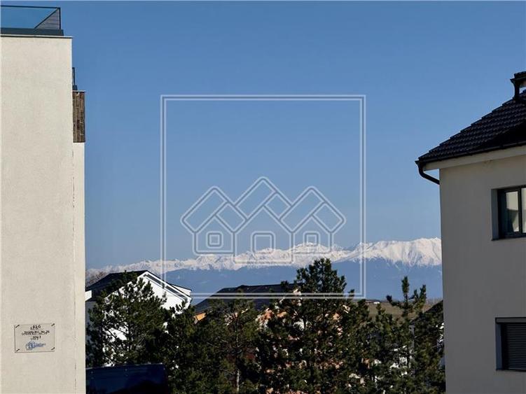 Penthouse cu 5 camere decomandat în Exterior Vest