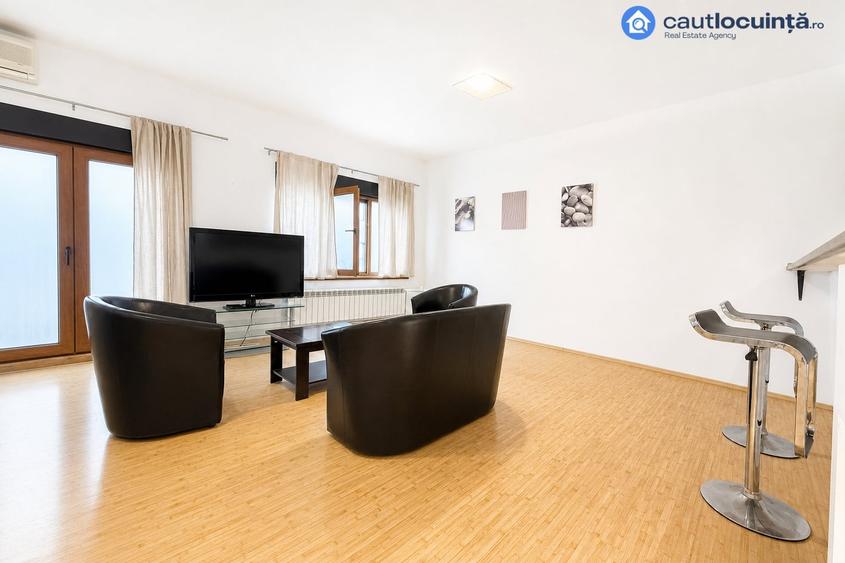 Apartament cu 2 camere semidecomandat, mobilat în Polonă