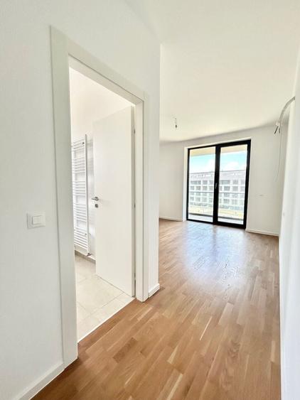 Apartament cu 4 camere decomandat în Băneasa