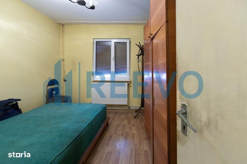 Apartament cu 3 camere semidecomandat, mobilat în Narcisa