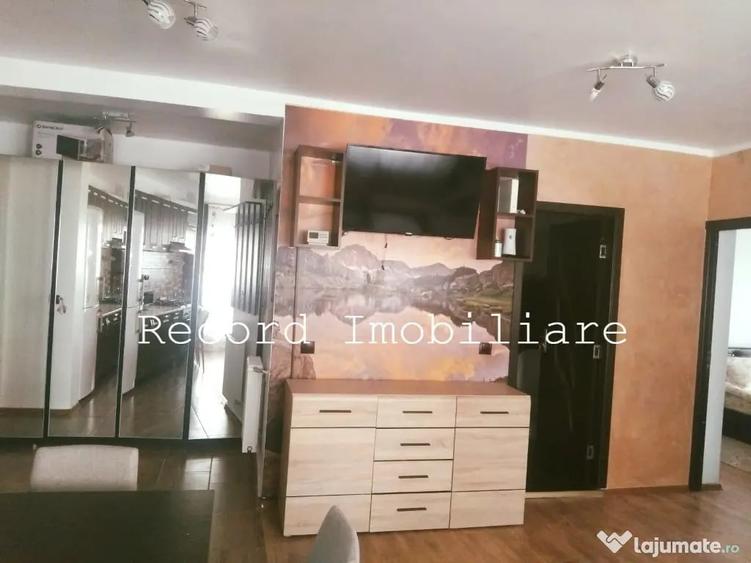 Apartament cu 3 camere semidecomandat în Florești