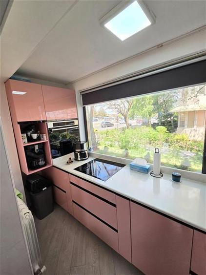 Apartament cu 3 camere semidecomandat, mobilat în Inel I