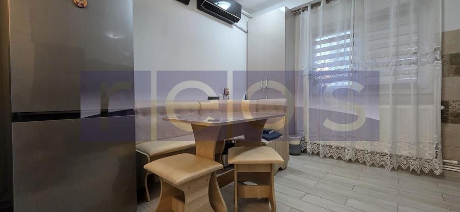 VANZARE 3 CAMERE DECOMANDAT -13 SEPTEMBRIE -SEBASTIAN - 13