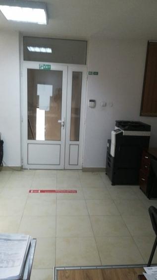 Birou, de 67 mp, în Central