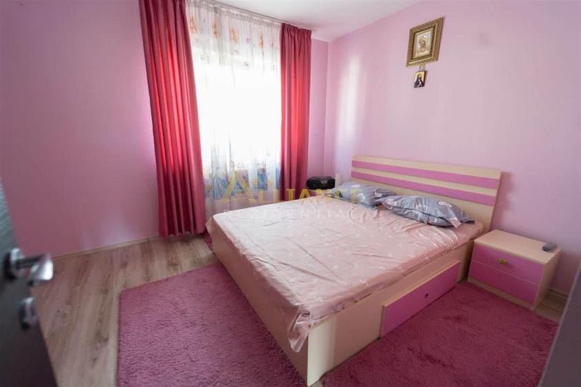 Casă cu 4 camere cu Piscina în Central