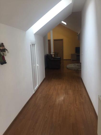Apartament cu 3 camere decomandat în Lotrioara