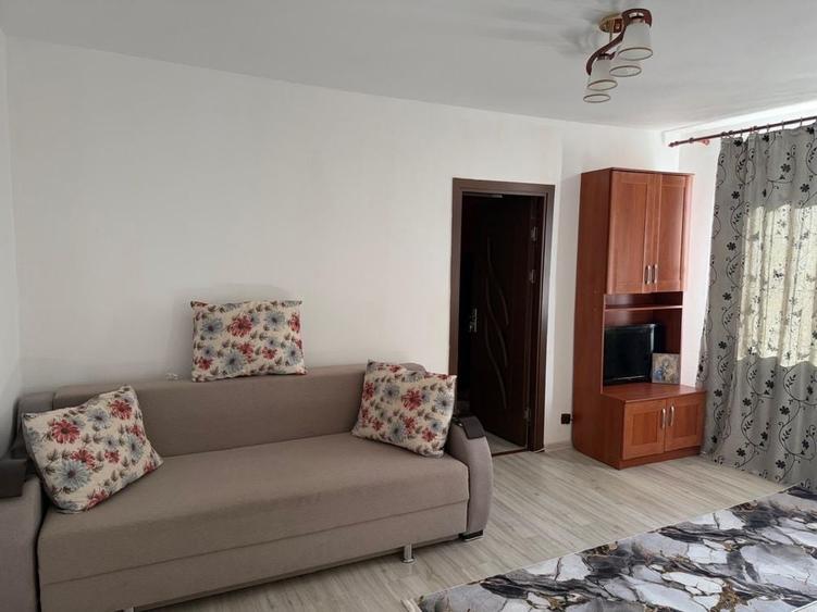 Apartament cu 2 camere semidecomandat în Teilor