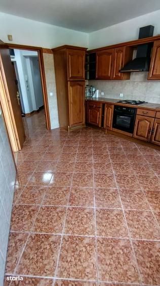 Apartament cu 4 camere în Primăverii