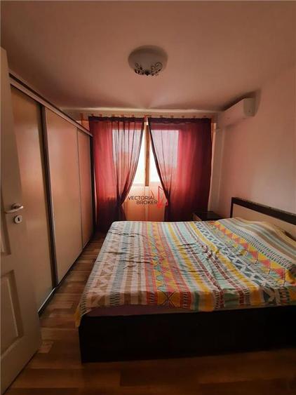 Apartament cu 4 camere decomandat în Pantelimon