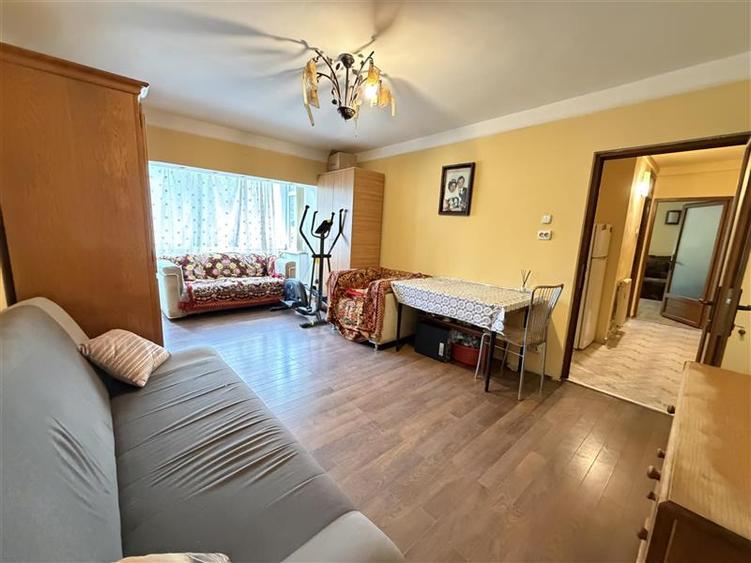 Apartament cu 2 camere decomandat în Răcădău