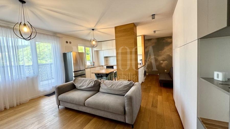 Apartament cu 3 camere semidecomandat în Florești