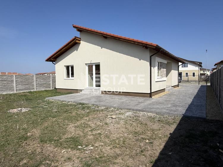 Casă individuală cu 4 camere cu Canalizare în Moșnița Nouă