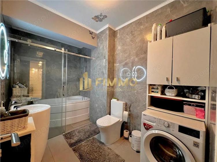 Apartament cu 3 camere semidecomandat în Periferie
