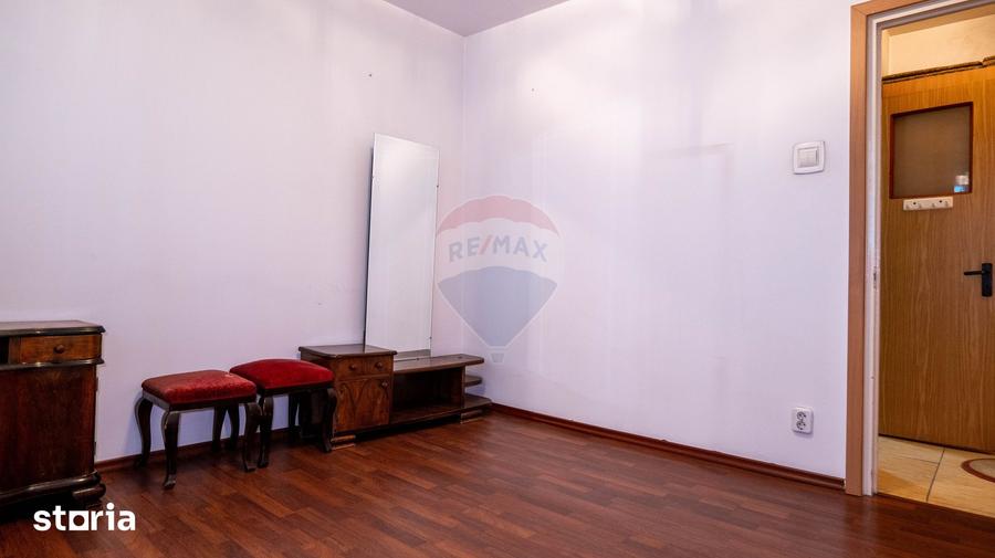 Apartament cu 3 camere decomandat, mobilat în Pantelimon