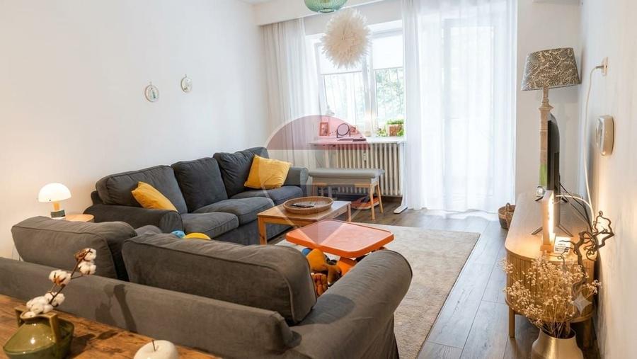 Apartament cu 3 camere decomandat, mobilat în Aviatorilor