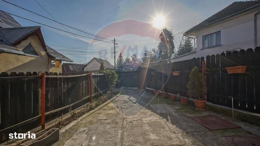 Casă cu 5 camere cu Teren 145 Mp în Dârste