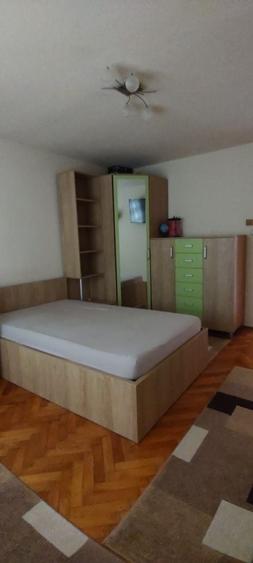 Apartament cu 2 camere decomandat în Plopilor