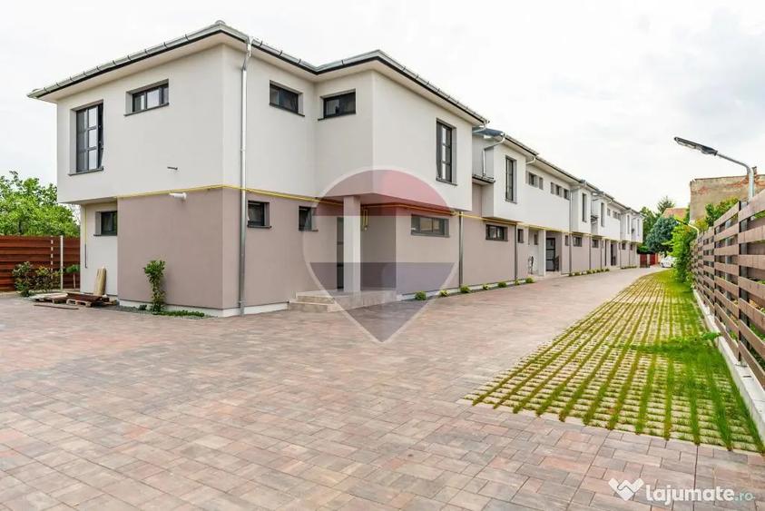 Casă cu 4 camere cu Teren 230 Mp în Central