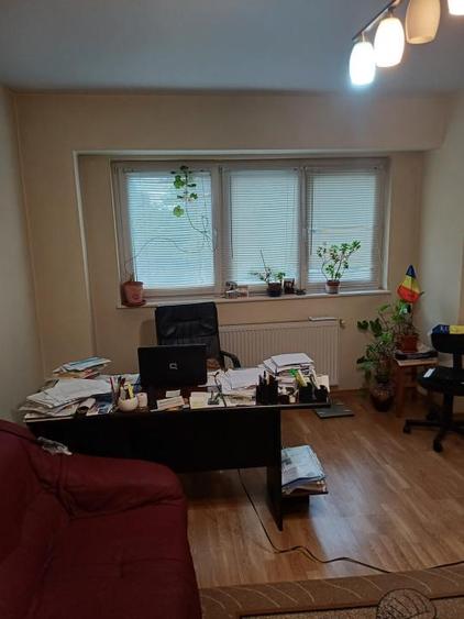 Apartament cu 2 camere decomandat în Calarași 4