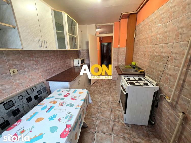 Apartament cu 3 camere decomandat în Cetate