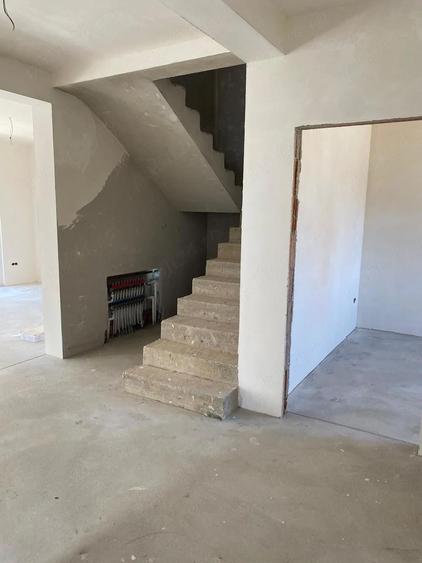 Casă cu 4 camere în Giarmata