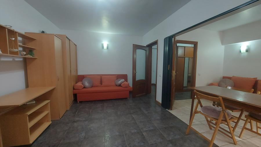 Apartament cu 3 camere decomandat în Tineretului