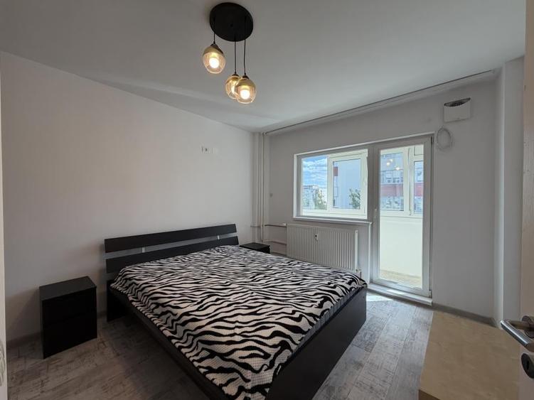 Apartament cu 3 camere decomandat în Olteniței