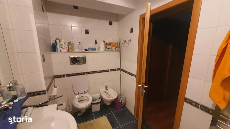 Casă cu Teren 355 Mp în Basarabia
