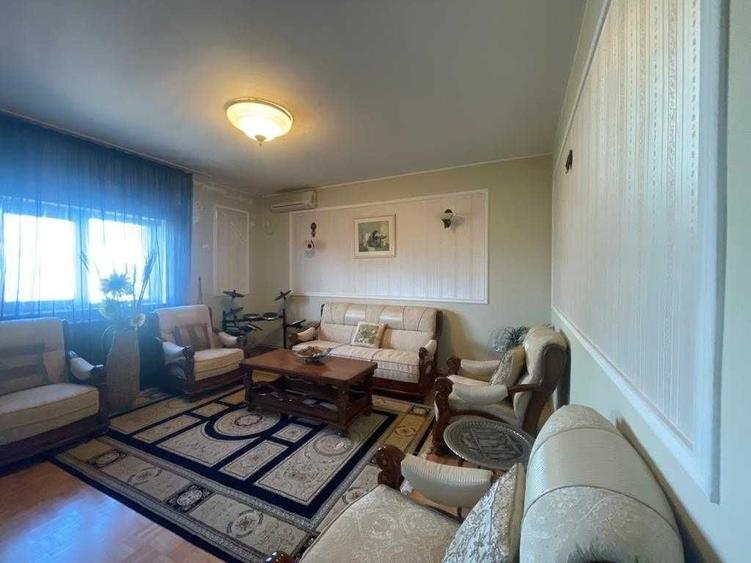 Casă cu 4 camere cu Teren 1500 Mp în Central