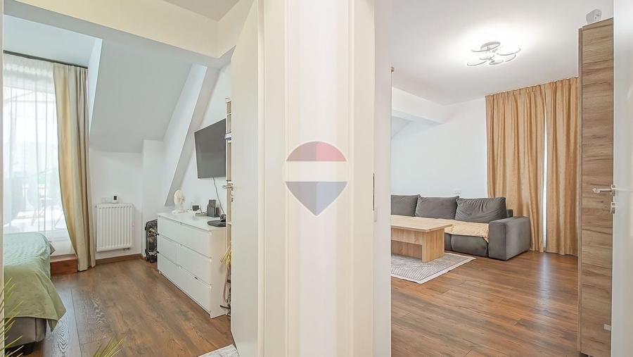 Apartament cu 3 camere decomandat, mobilat în Tractorul